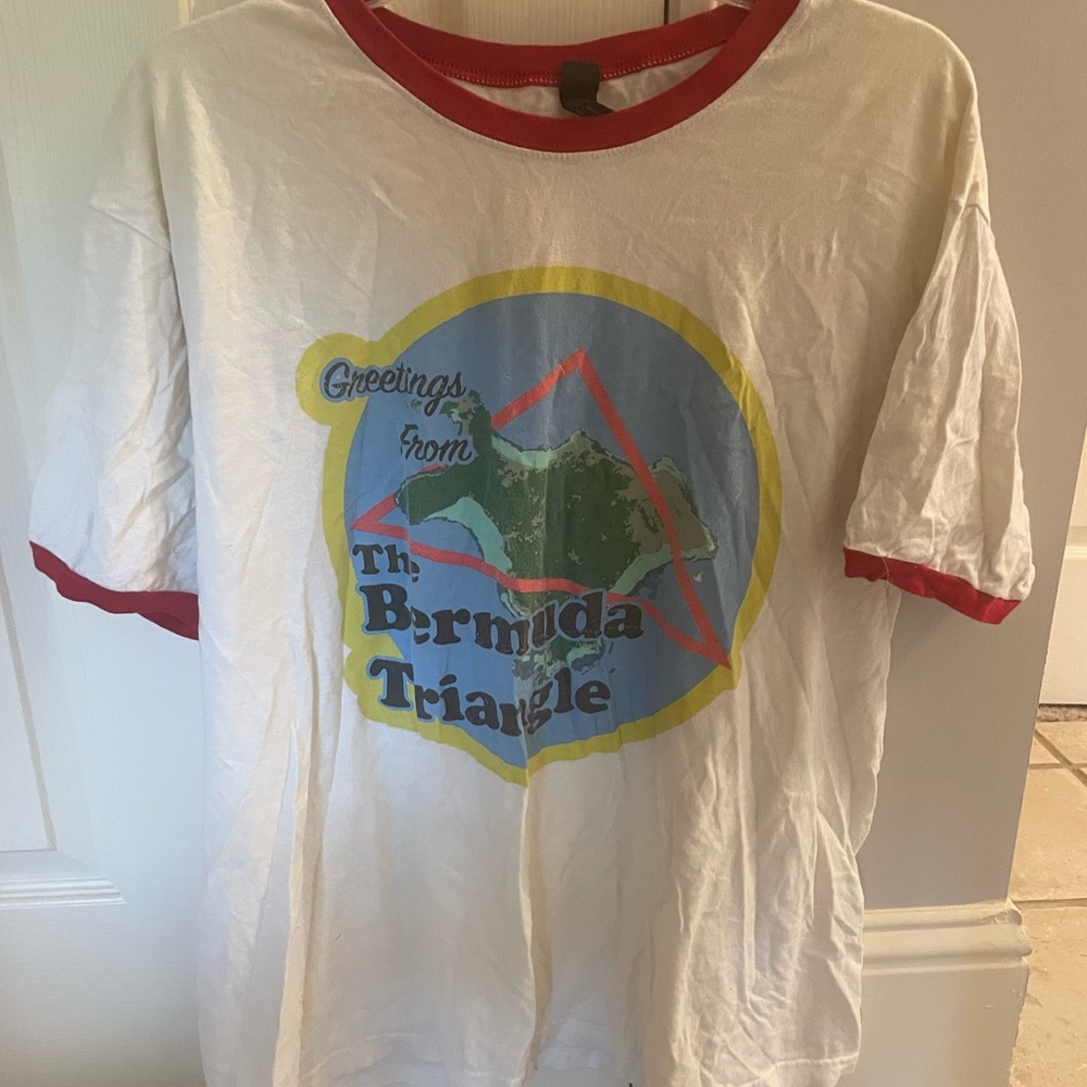 HotTopic Unisex Men’s Graphic Tee Welcome To The Bermuda Triangle Plus Size XXL
